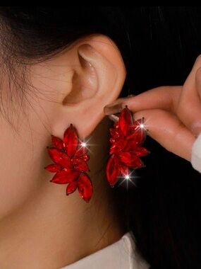 Red Crystal Leaf Cluster Earrings - Elegant Women Jewelry